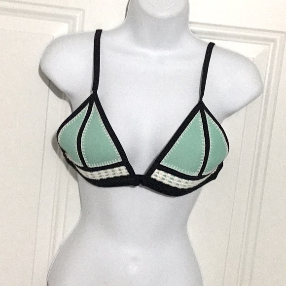 TRIANGL Bikini top - Picture 1 of 8